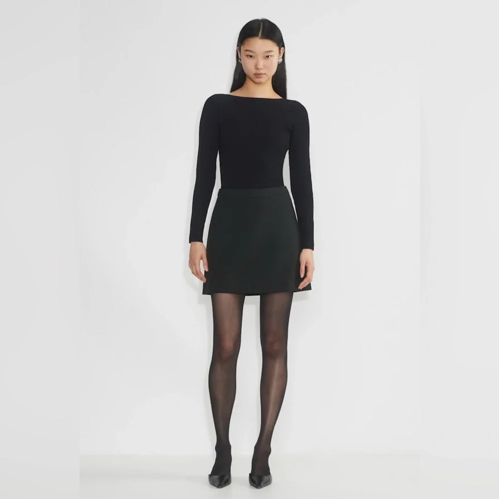 New Aritzia Babaton Sculpt Knit Scouted Longsleeve Tight open-back knit top - Picture 4 of 13